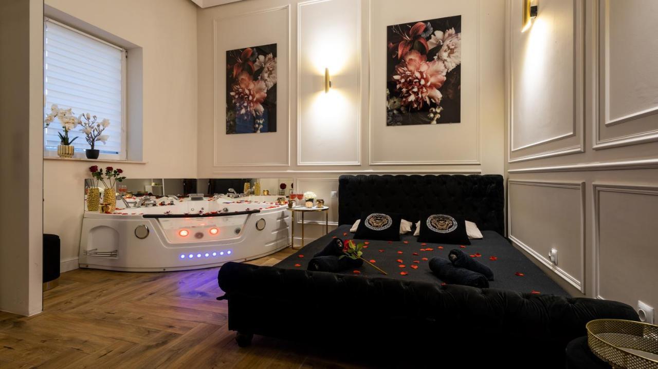 Vistula Boulevards Jacuzzi Apartment Krasków Eksteriør bilde
